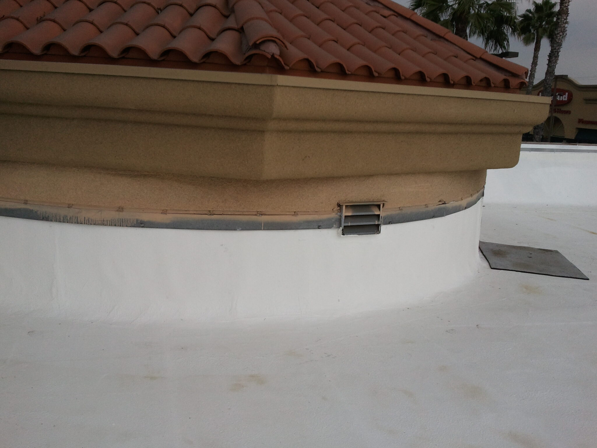 Shopping mall roofing installation
